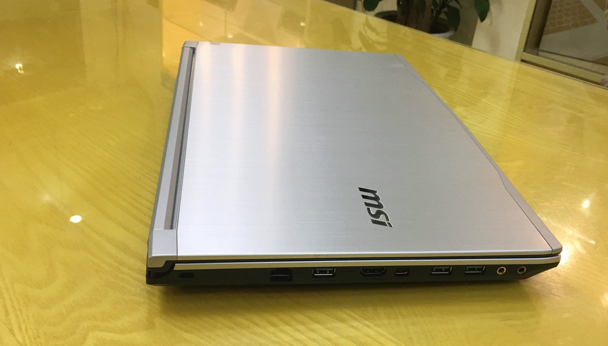 Laptop MSI PE60 2QD-1.jpg